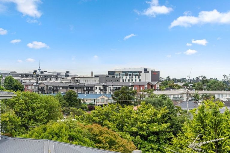 Photo of property in 2/11 Belmont Terrace, Milford, Auckland, 0620