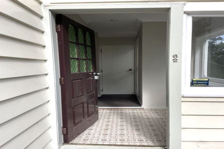 Photo of property in 62 Tio Tio Road, Miramar, Wellington, 6022