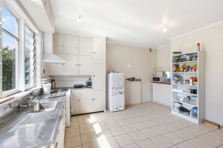 Photo of property in 4 Old Onerahi Road, Onerahi, Whangarei, 0110