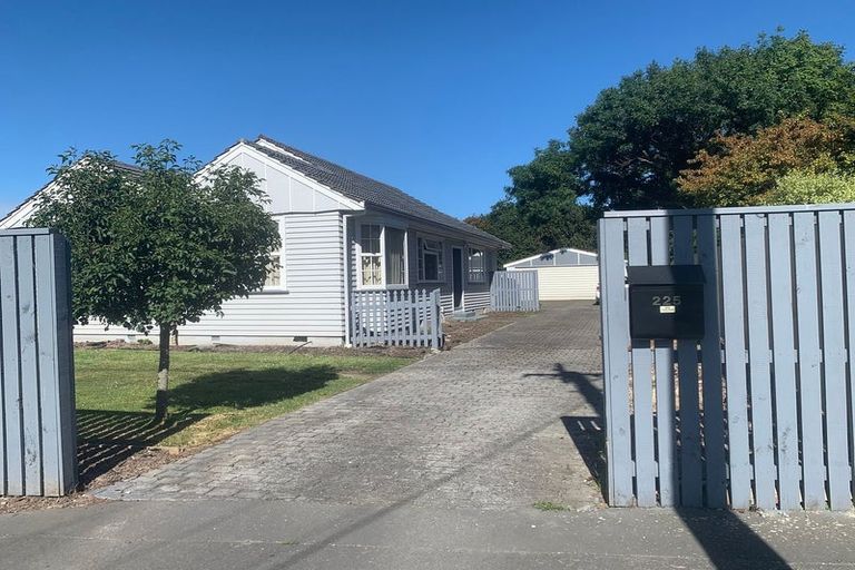 Photo of property in 225 Avonhead Road, Avonhead, Christchurch, 8042