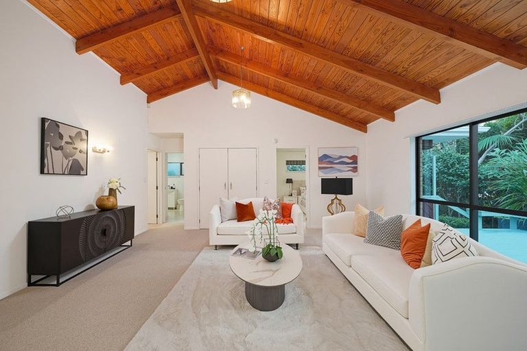 Photo of property in 4 Rhinevale Close, Henderson, Auckland, 0612