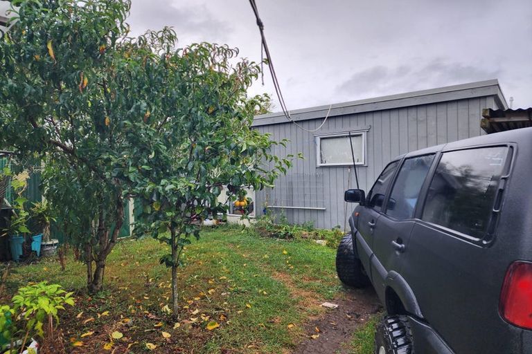 Photo of property in 31 Barneys Farm Road, Clendon Park, Auckland, 2103