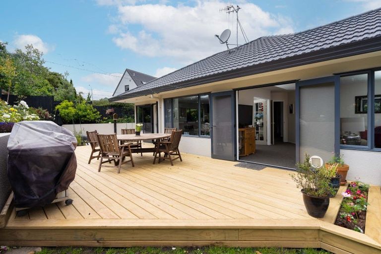 Photo of property in 11 Ruapehu Drive, Fitzherbert, Palmerston North, 4410