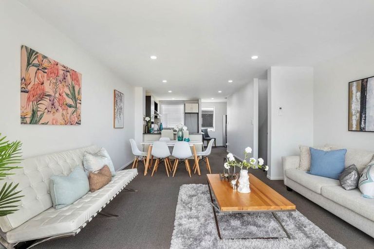 Photo of property in 8/6 Islington Avenue, New Lynn, Auckland, 0600