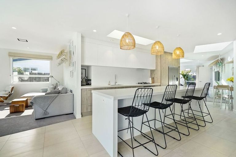 Photo of property in 24 Motuora Road, Manly, Whangaparaoa, 0930