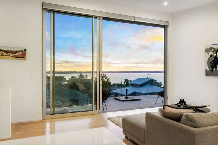 Photo of property in 9 Siesta Terrace, Gulf Harbour, Whangaparaoa, 0930