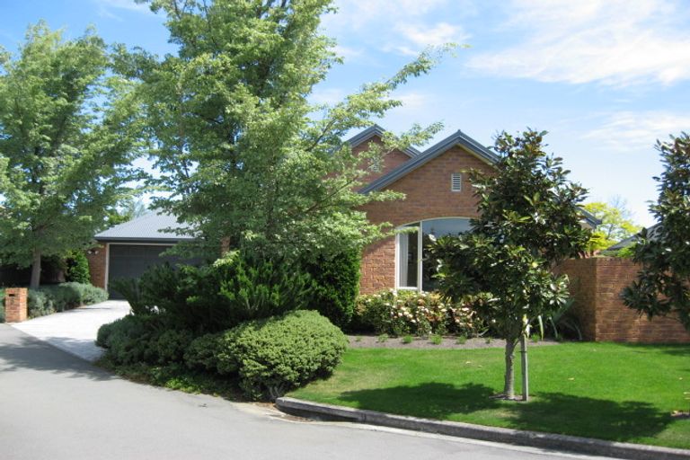 Photo of property in 6 Amesbury Mews, Avonhead, Christchurch, 8042