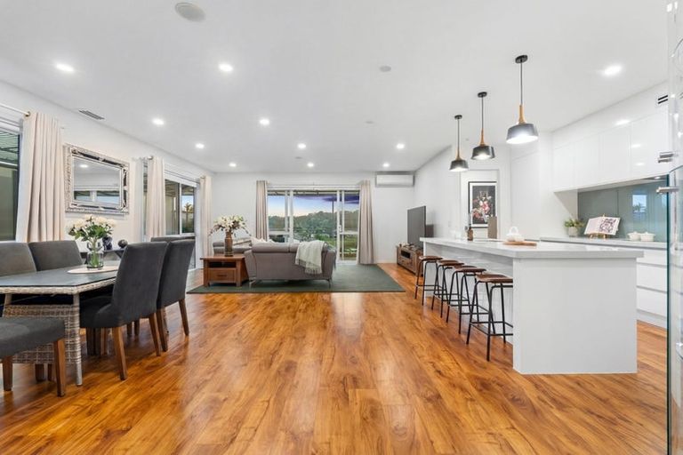 Photo of property in 94 Pohutukawa Parade, Riverhead, 0820