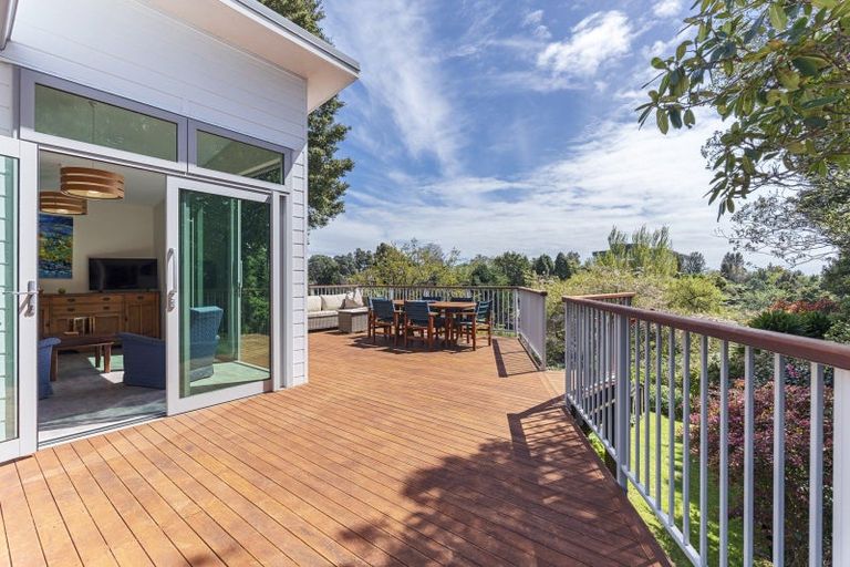 Photo of property in 17 Frank Wilson Terrace, Welbourn, New Plymouth, 4312