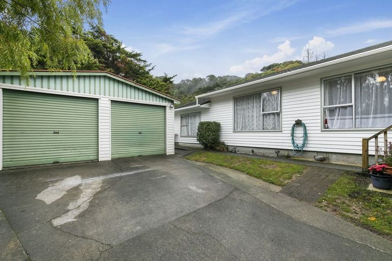 Photo of property in 31 Mcgowan Road, Wainuiomata, Lower Hutt, 5014
