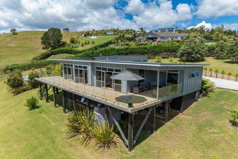 Photo of property in 34 Opoi Lane, Cable Bay, 0420