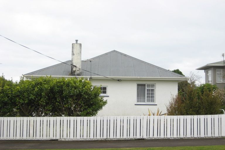 Photo of property in 7 Wilton Street, Westown, New Plymouth, 4310