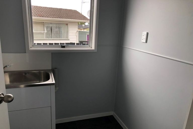 Photo of property in 2/37 John Walker Drive, Manurewa, Auckland, 2102