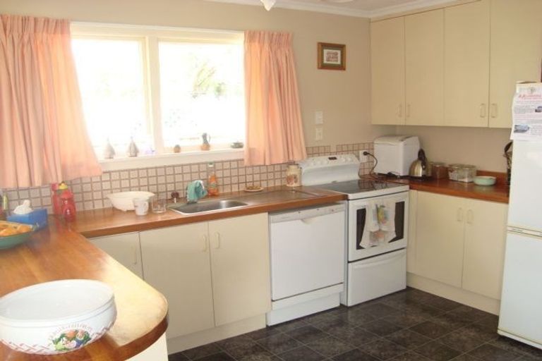 Photo of property in 24a Canberra Place, Redwood, Christchurch, 8051
