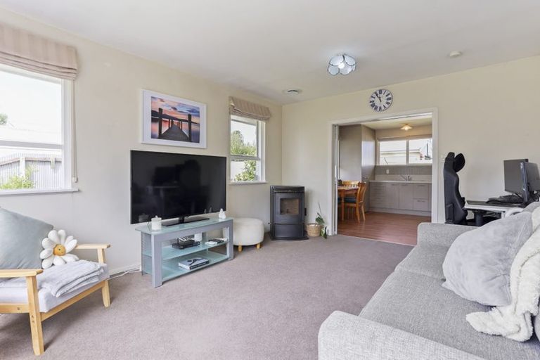 Photo of property in 11 Freebairn Street, Redwood, Christchurch, 8051