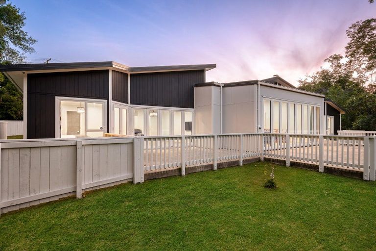 Photo of property in 23 Glenside Road, Glenside, Wellington, 6037