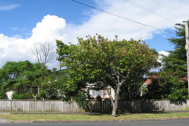 Photo of property in 140 Astley Avenue, New Lynn, Auckland, 0600