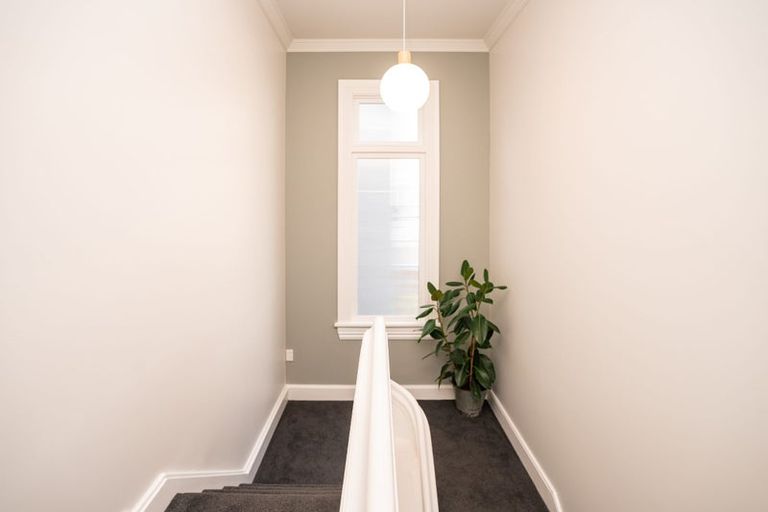 Photo of property in 18 Portland Crescent, Thorndon, Wellington, 6011