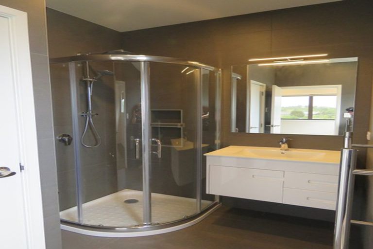 Photo of property in 191a Golf Road, Titirangi, Auckland, 0604