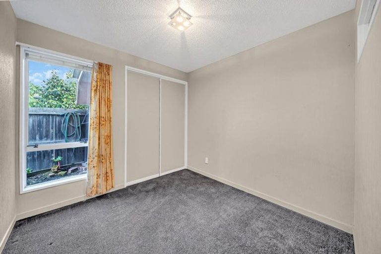 Photo of property in 2/52a Berkshire Drive, Avonhead, Christchurch, 8042