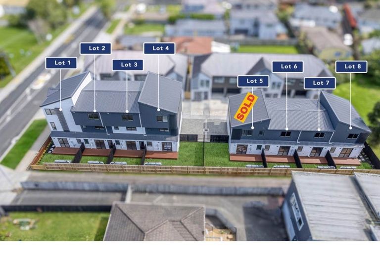 Photo of property in 2/25 Taikata Road, Te Atatu Peninsula, Auckland, 0610