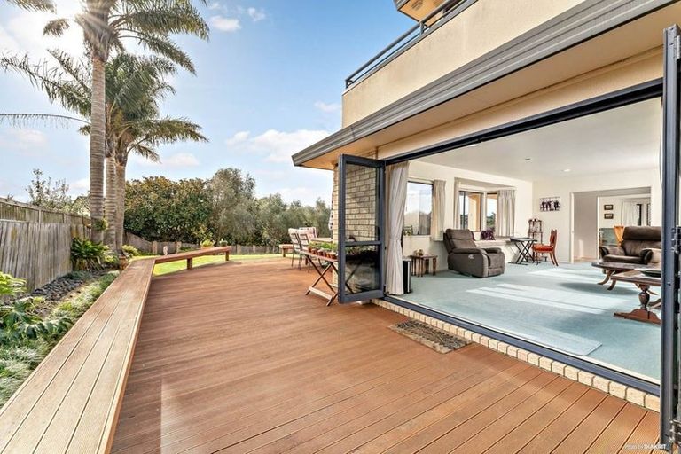 Photo of property in 16 Sunny Crescent, Huapai, Kumeu, 0810