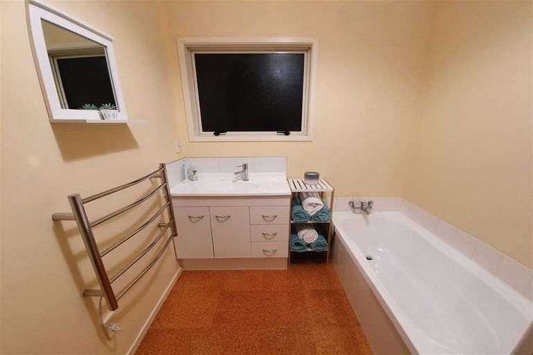 Photo of property in 1/49 Strid Road, Te Atatu South, Auckland, 0610