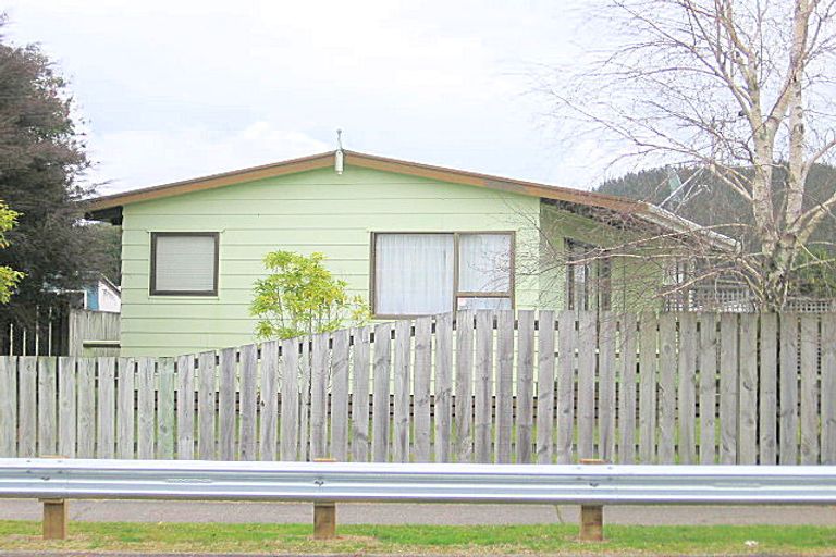 Photo of property in 102 Mayfair Avenue, Whangamata, 3620