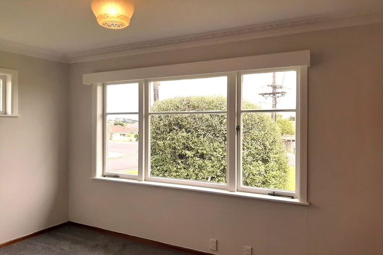 Photo of property in 10 Oakdale Road, Mount Roskill, Auckland, 1041