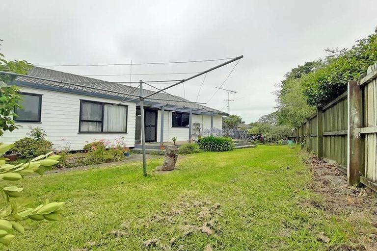 Photo of property in 16 Mallard Place, Unsworth Heights, Auckland, 0632
