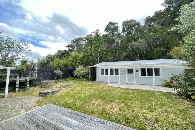 Photo of property in 4 Hillcrest Avenue, Hillcrest, Auckland, 0627