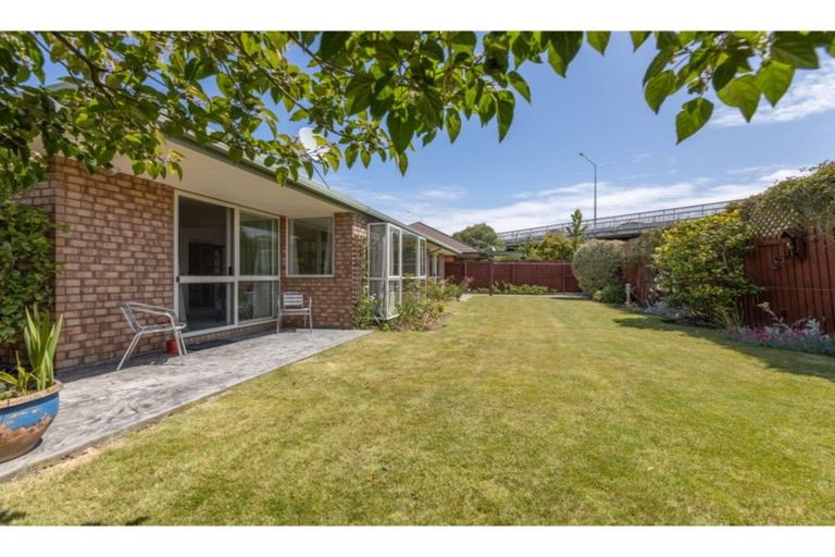 Photo of property in 3 Farquhars Road, Redwood, Christchurch, 8051