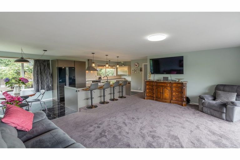 Photo of property in 7 Dalefield Drive, Cashmere, Christchurch, 8022