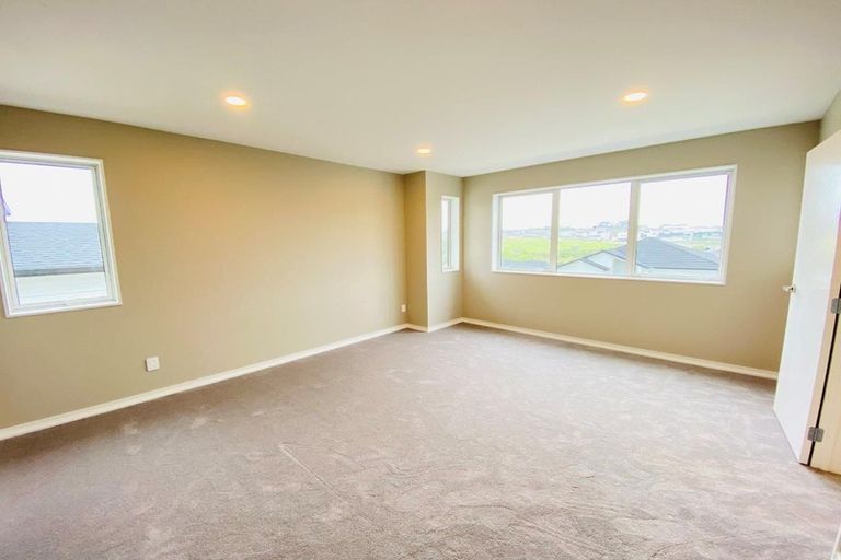 Photo of property in 141 Colonial Drive, Silverdale, 0932