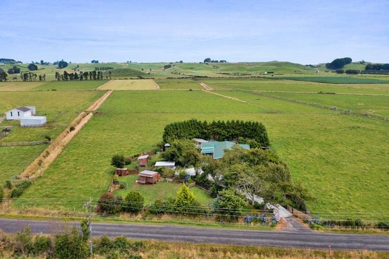 Photo of property in 244 Maata Road, Eltham, 4398