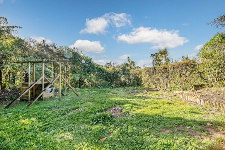 Photo of property in 6 Tree Fern Trail, Campbells Bay, Auckland, 0630