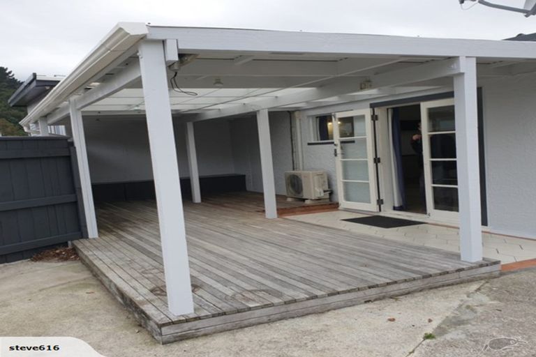 Photo of property in 52 Stokes Valley Road, Stokes Valley, Lower Hutt, 5019