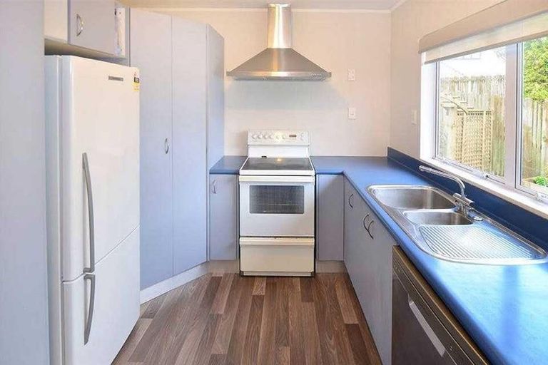 Photo of property in 64 Barbados Drive, Unsworth Heights, Auckland, 0632