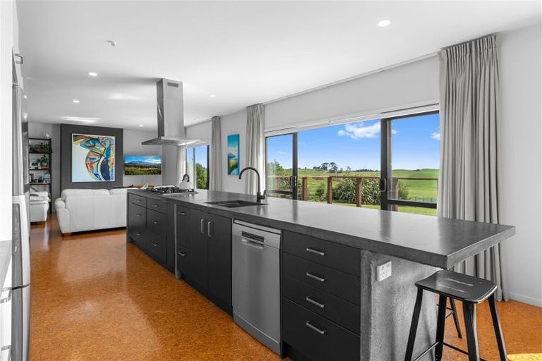 Photo of property in 159 Waiteitei Road, Wellsford, 0974