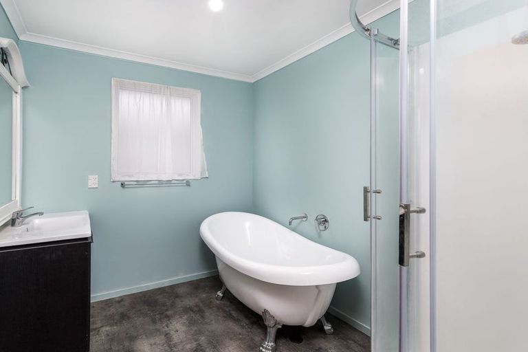 Photo of property in 19 Timaru Road, Waimate, 7924