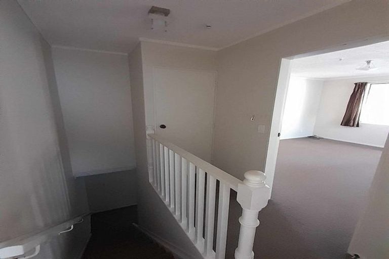 Photo of property in 67b Thurleigh Grove, Karori, Wellington, 6012