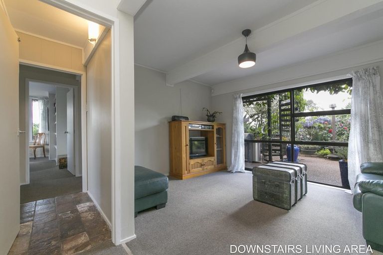 Photo of property in 313 Glengarry Road, Glen Eden, Auckland, 0602