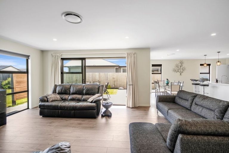 Photo of property in 35 Mcquillan Avenue, Woodend, 7610