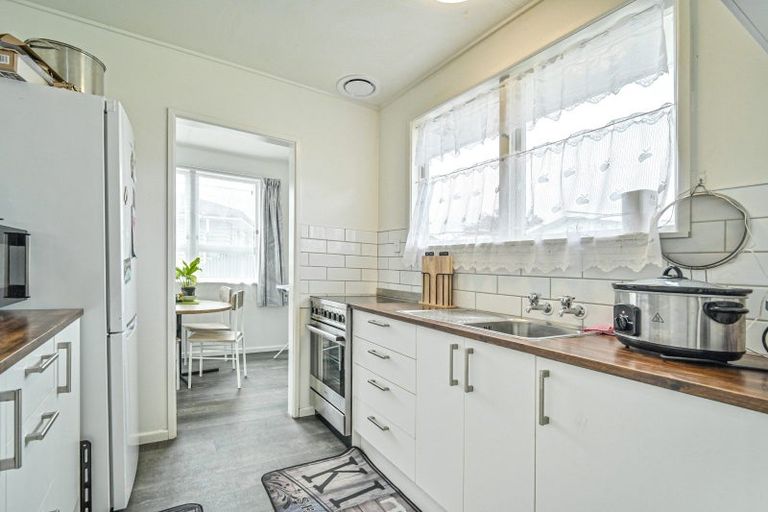Photo of property in 12 Liverpool Crescent, Flaxmere, Hastings, 4120