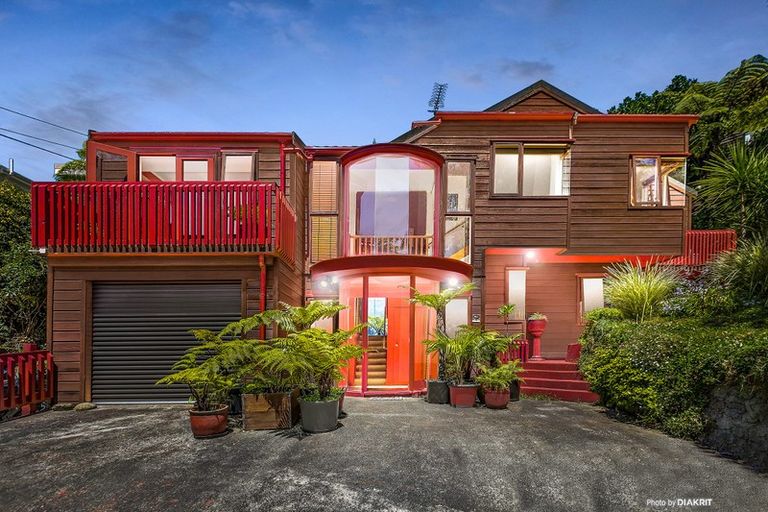 Photo of property in 6a Joll Street, Karori, Wellington, 6012