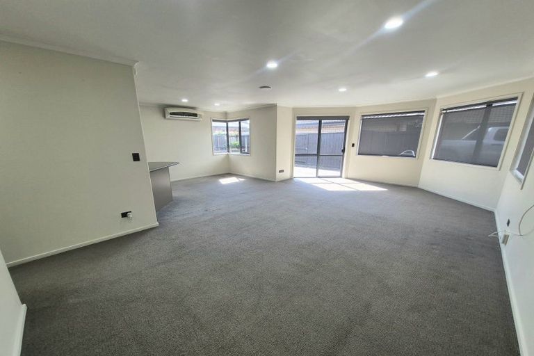 Photo of property in 12 Camberley Way, Huntington, Hamilton, 3210