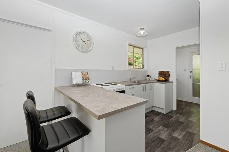 Photo of property in 2/120 Woodglen Road, Glen Eden, Auckland, 0602