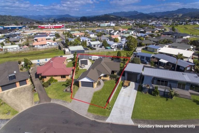 Photo of property in 4 Oribi Place, Whitianga, 3510