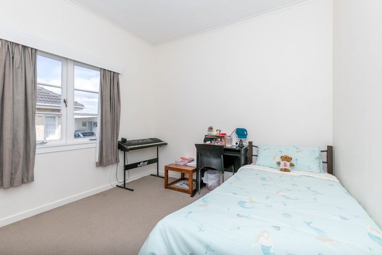 Photo of property in 17 Carey Street, Maeroa, Hamilton, 3200