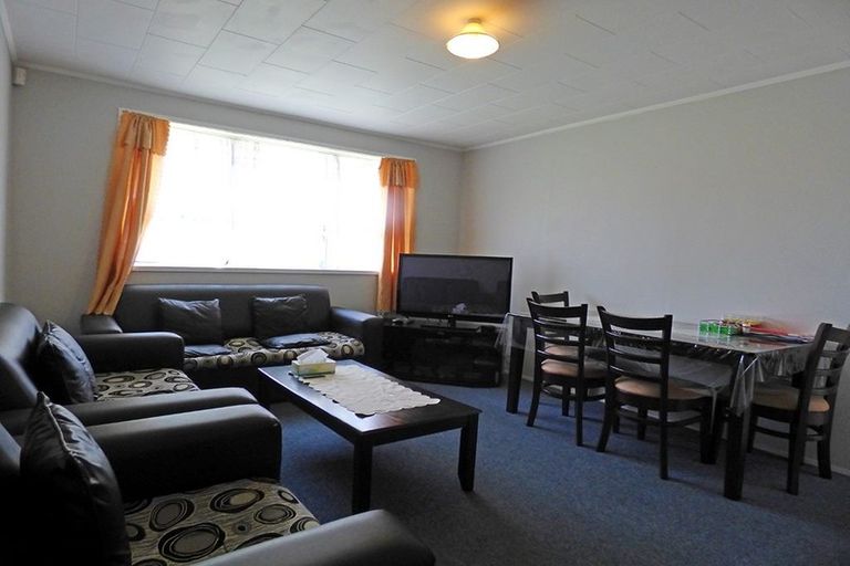 Photo of property in 6 Serrano Place, Clover Park, Auckland, 2023